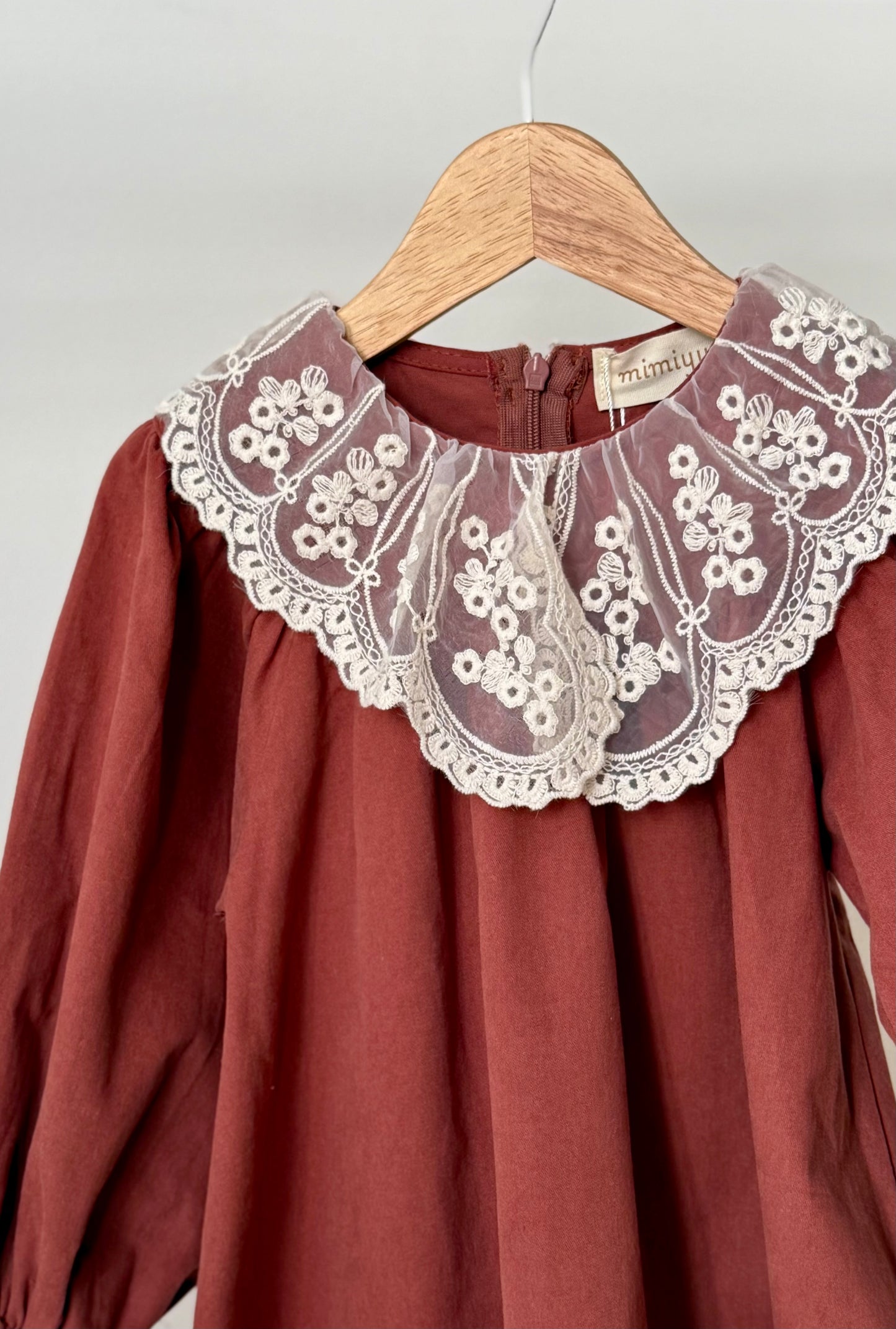 Robe vintage à col Claudine